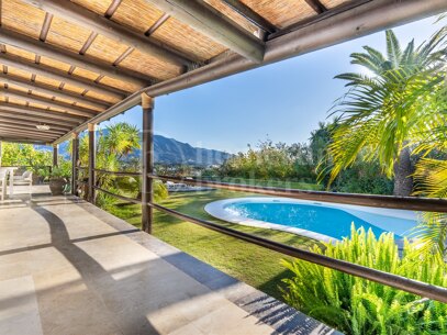 Villa Bali - Villa with Guest Apartment and in Nueva Andalucía