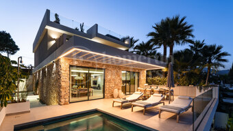 Villa Tulua – Design Villa for Sale with Panoramic Views in Nueva Andalucía