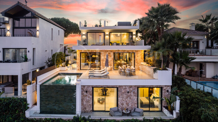 Villa Tulua – Designvilla till Salu med Panoramautsikt i Nueva Andalucía