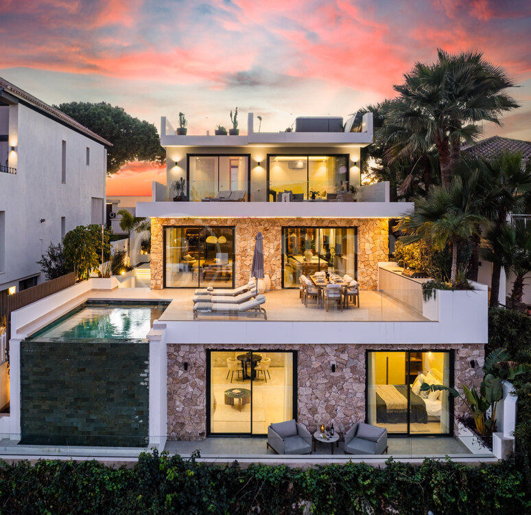 Villa Tulua – Design Villa for Sale with Panoramic Views in Nueva Andalucía