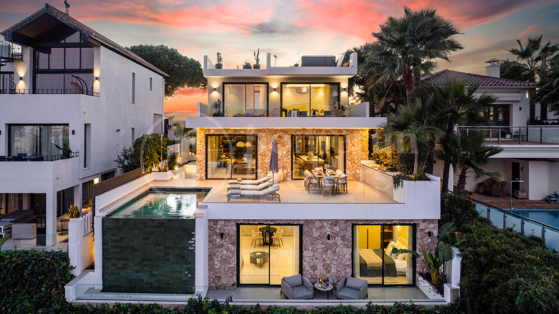 Villa Tulua – Design Villa for Sale with Panoramic Views in Nueva Andalucía