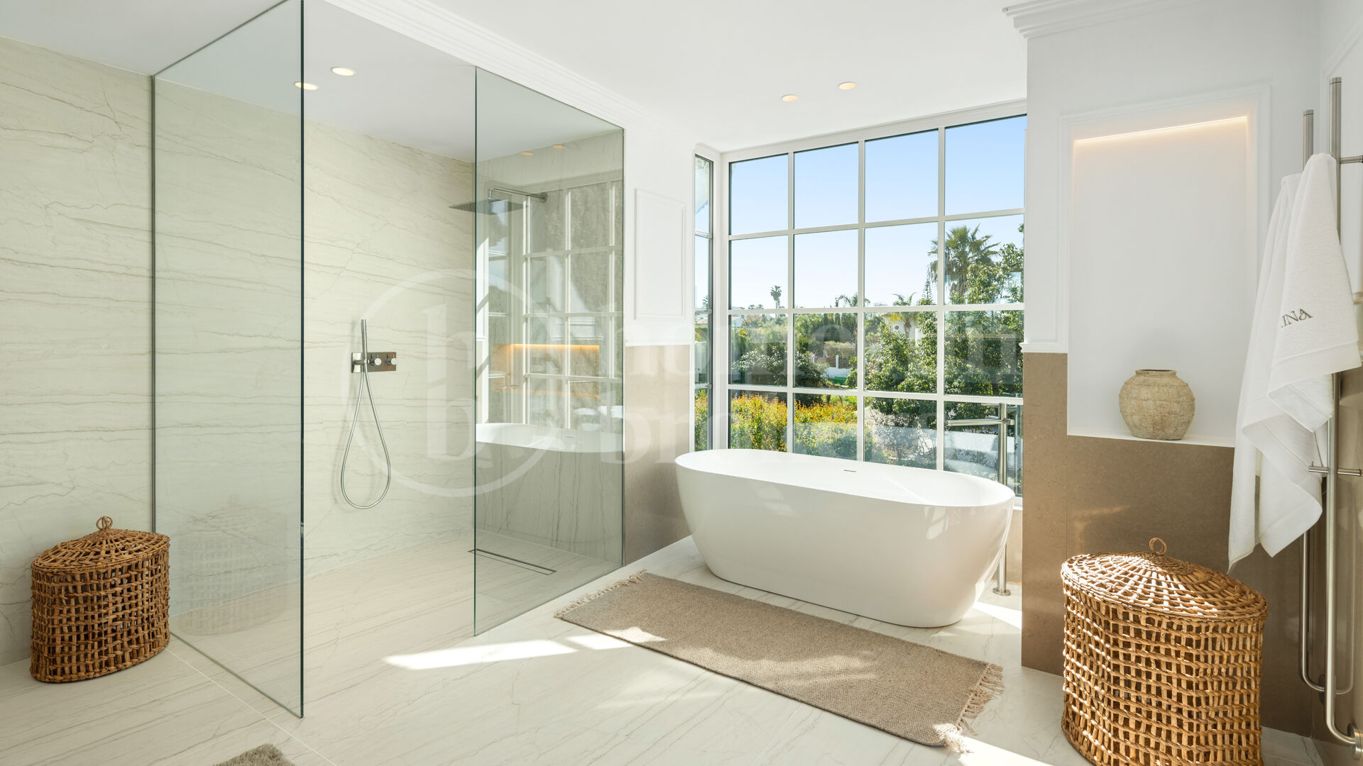 Villa Karina – Lyxig Villa med 5 Sovrum, Pool, Gym och Spa i Hjärtat av Nueva Andalucía