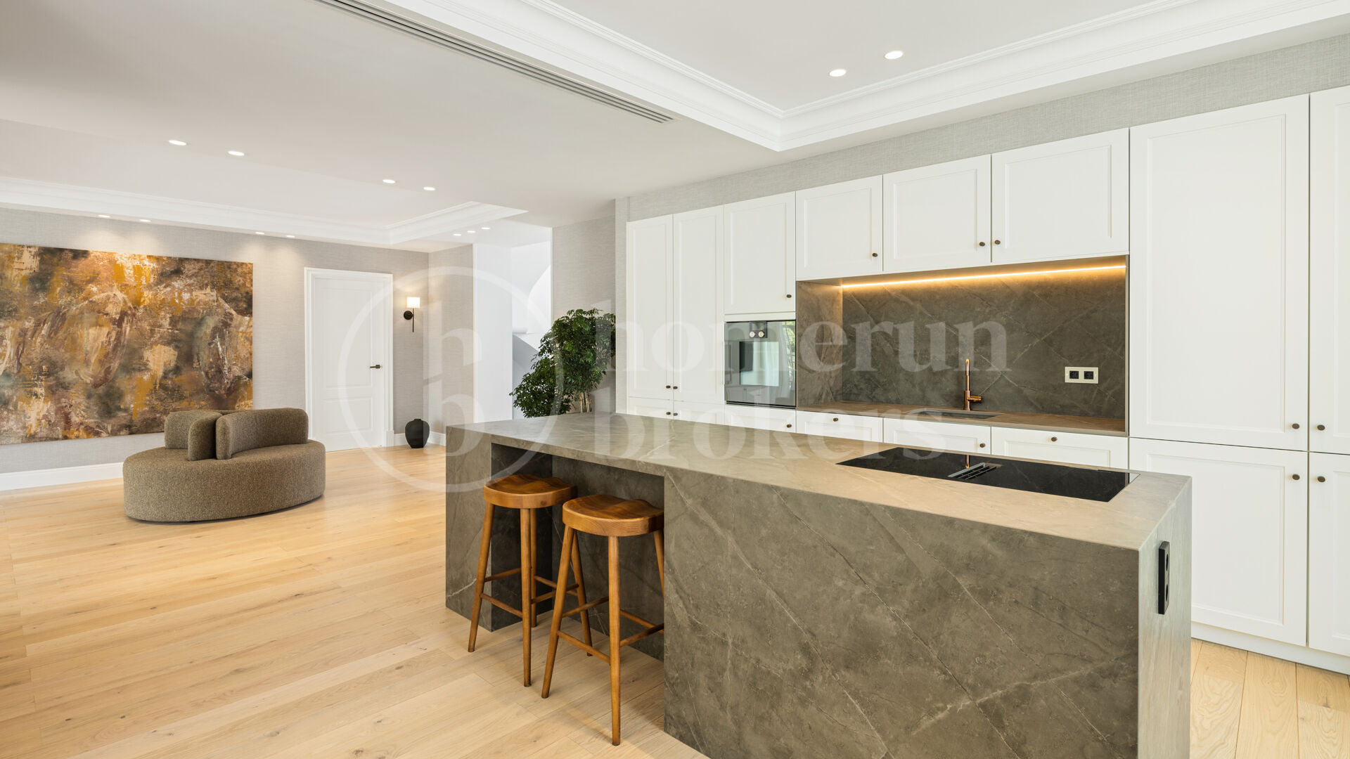 Villa Karina – Lyxig Villa med 5 Sovrum, Pool, Gym och Spa i Hjärtat av Nueva Andalucía