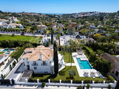 Villa Karina – Lyxig Villa med 5 Sovrum, Pool, Gym och Spa i Hjärtat av Nueva Andalucía