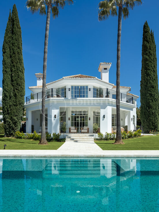 Villa Karina – Lyxig Villa med 5 Sovrum, Pool, Gym och Spa i Hjärtat av Nueva Andalucía