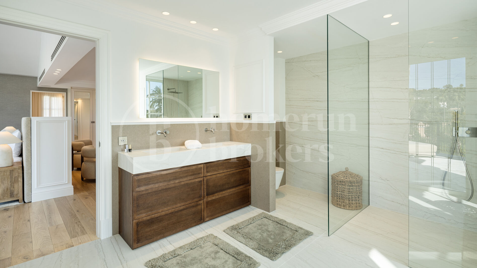 Villa Karina – Lyxig Villa med 5 Sovrum, Pool, Gym och Spa i Hjärtat av Nueva Andalucía