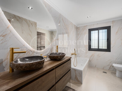 Casa Los Momentos – Elegant 6-Bedroom Villa in Altos del Rodeo Nueva Andalucia