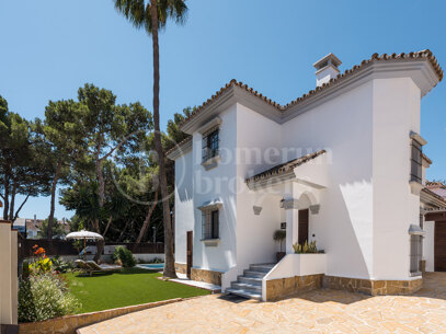 Casa Los Momentos – Elegant 6-Bedroom Villa in Altos del Rodeo Nueva Andalucia