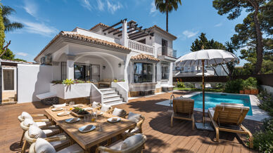 Casa Los Momentos – Elegant 6-Bedroom Villa in Altos del Rodeo Nueva Andalucia