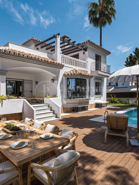 Casa Los Momentos – Elegant 6-Bedroom Villa in Altos del Rodeo Nueva Andalucia