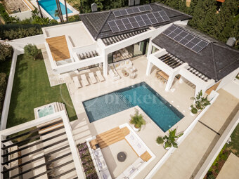 Villa Laurus – Elegant Villa i Los Naranjos Golf