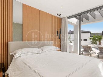 Villa Laurus – Elegant Villa i Los Naranjos Golf
