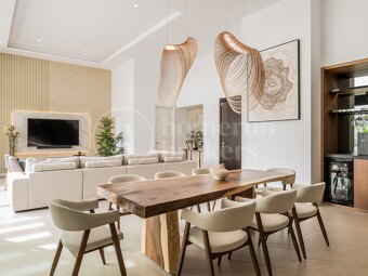 Villa Laurus – Elegant Villa i Los Naranjos Golf