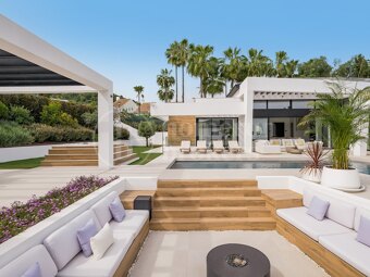 Villa Laurus – Elegant Villa i Los Naranjos Golf