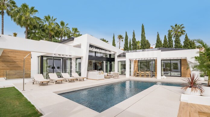 Villa Laurus - Elegant Villa in Los Naranjos Golf