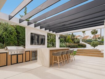 Villa Laurus – Elegant Villa i Los Naranjos Golf