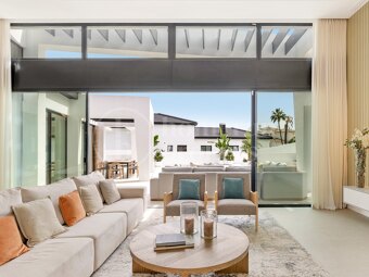 Villa Laurus – Elegant Villa i Los Naranjos Golf