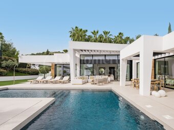 Villa Laurus – Elegant Villa i Los Naranjos Golf