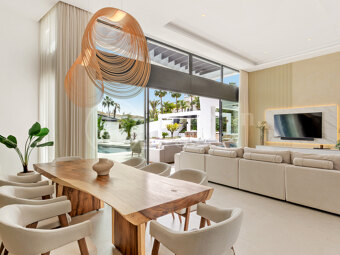 Villa Laurus – Elegant Villa i Los Naranjos Golf