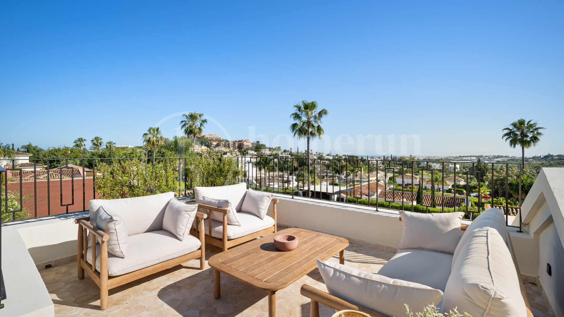 Casa Olivo - Mediterranean Villa with Sea Views for Sale in Nueva Andalucía