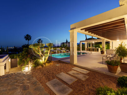 Casa Olivo - Mediterranean Villa with Sea Views for Sale in Nueva Andalucía