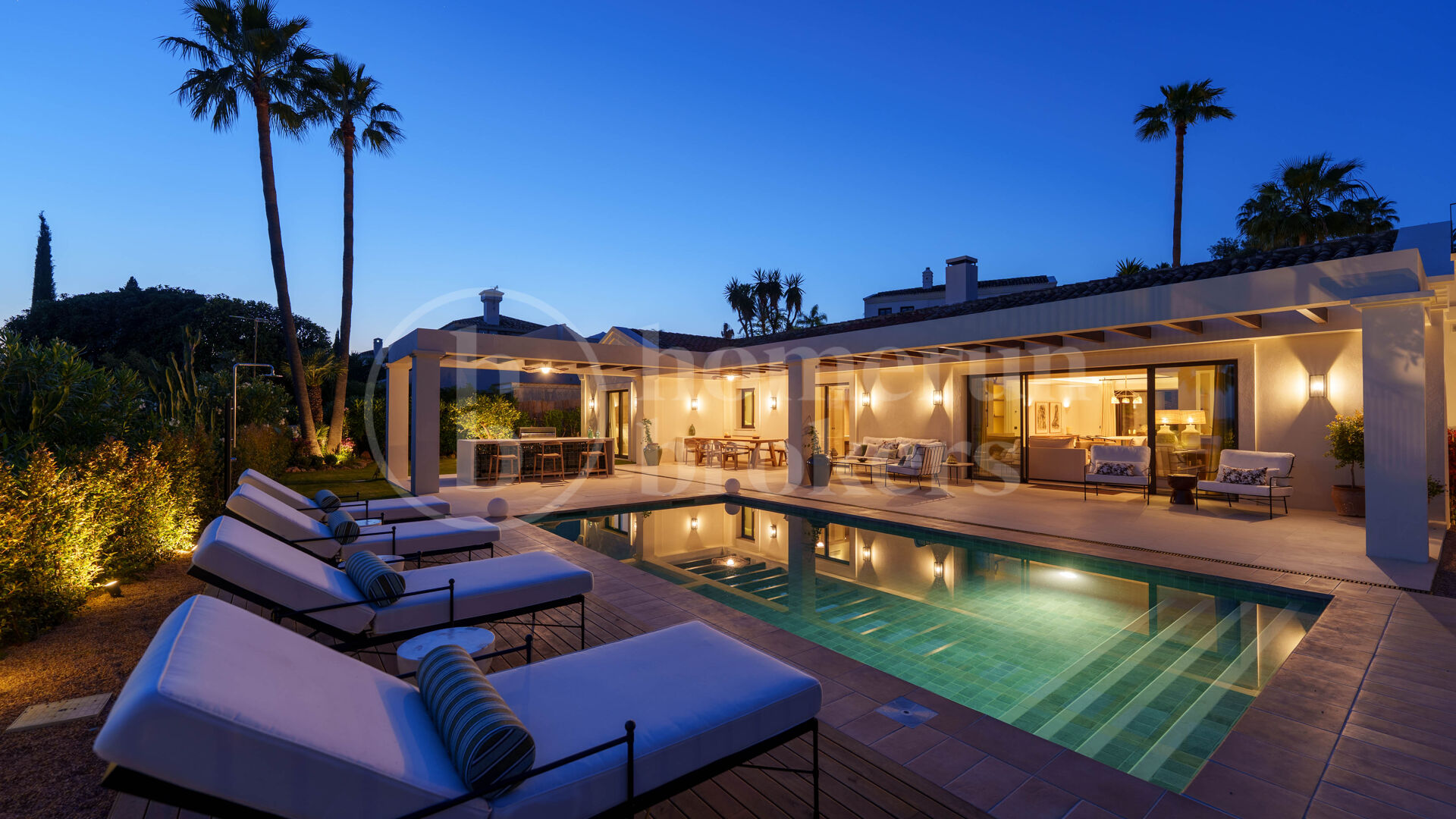 Casa Olivo - Mediterranean Villa with Sea Views for Sale in Nueva Andalucía