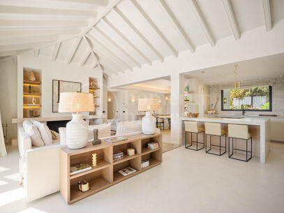 Casa Olivo - Mediterranean Villa with Sea Views for Sale in Nueva Andalucía
