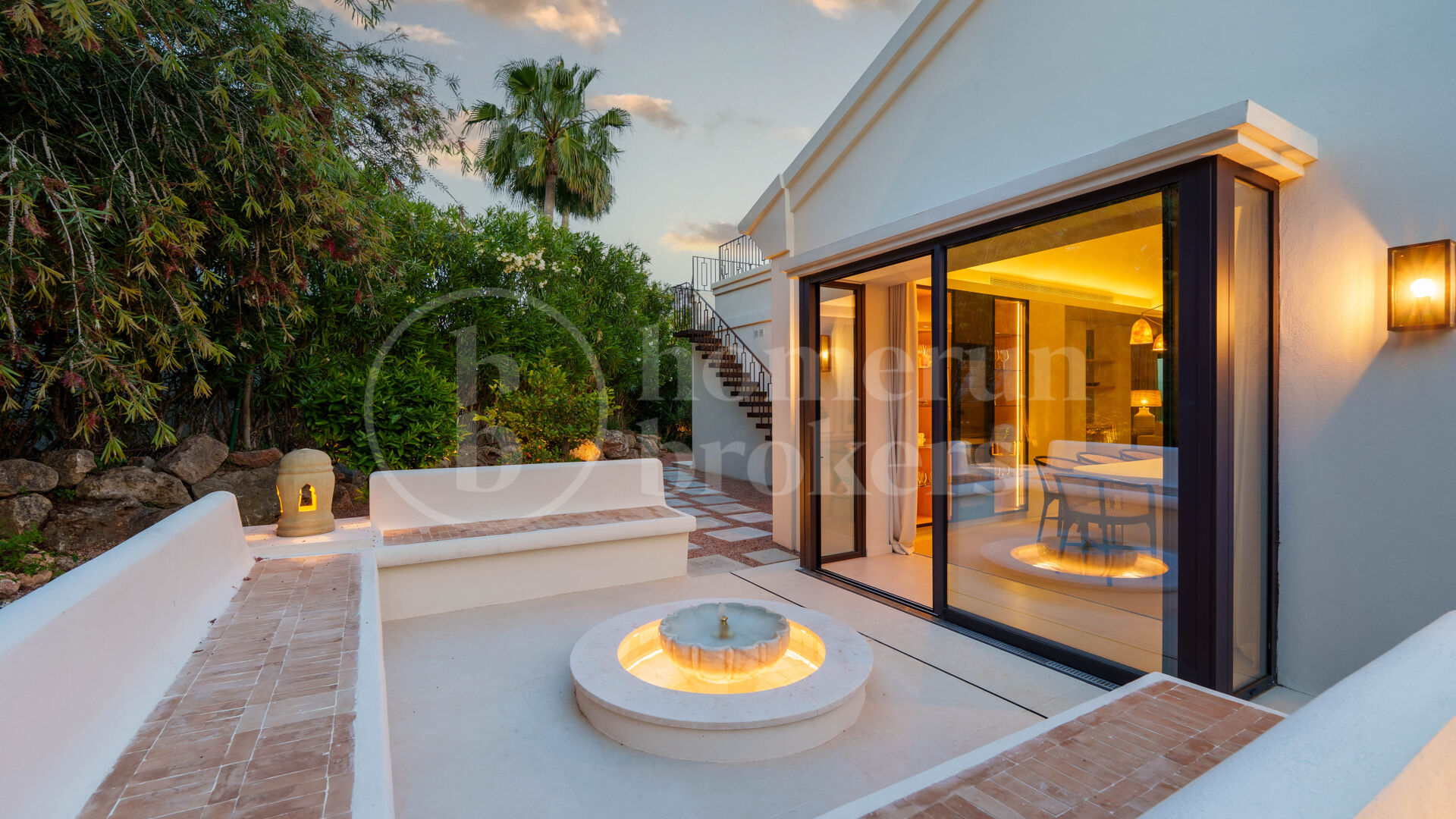 Casa Olivo - Mediterranean Villa with Sea Views for Sale in Nueva Andalucía