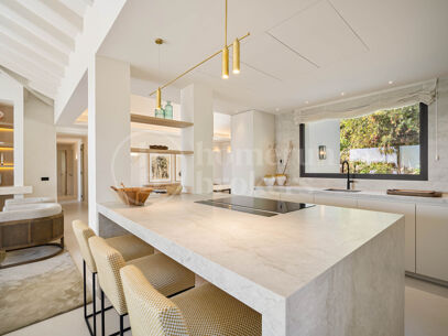 Casa Olivo - Mediterranean Villa with Sea Views for Sale in Nueva Andalucía
