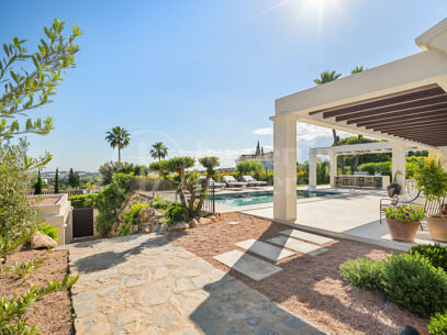Casa Olivo - Mediterranean Villa with Sea Views for Sale in Nueva Andalucía
