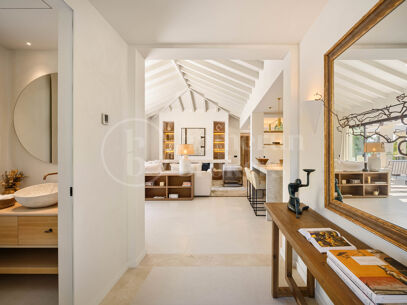 Casa Olivo - Mediterranean Villa with Sea Views for Sale in Nueva Andalucía