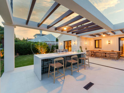 Casa Olivo - Mediterranean Villa with Sea Views for Sale in Nueva Andalucía