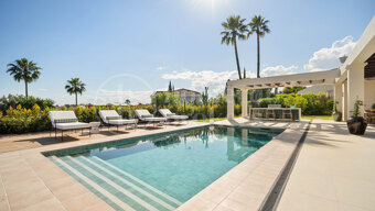 Casa Olivo - Mediterranean Villa with Sea Views for Sale in Nueva Andalucía