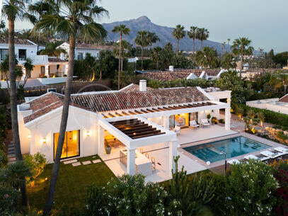 Casa Olivo - Mediterranean Villa with Sea Views for Sale in Nueva Andalucía