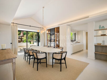 Casa Olivo - Mediterranean Villa with Sea Views for Sale in Nueva Andalucía