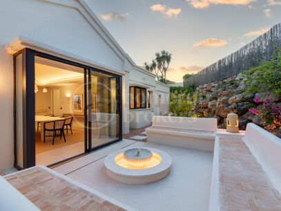 Casa Olivo - Mediterranean Villa with Sea Views for Sale in Nueva Andalucía