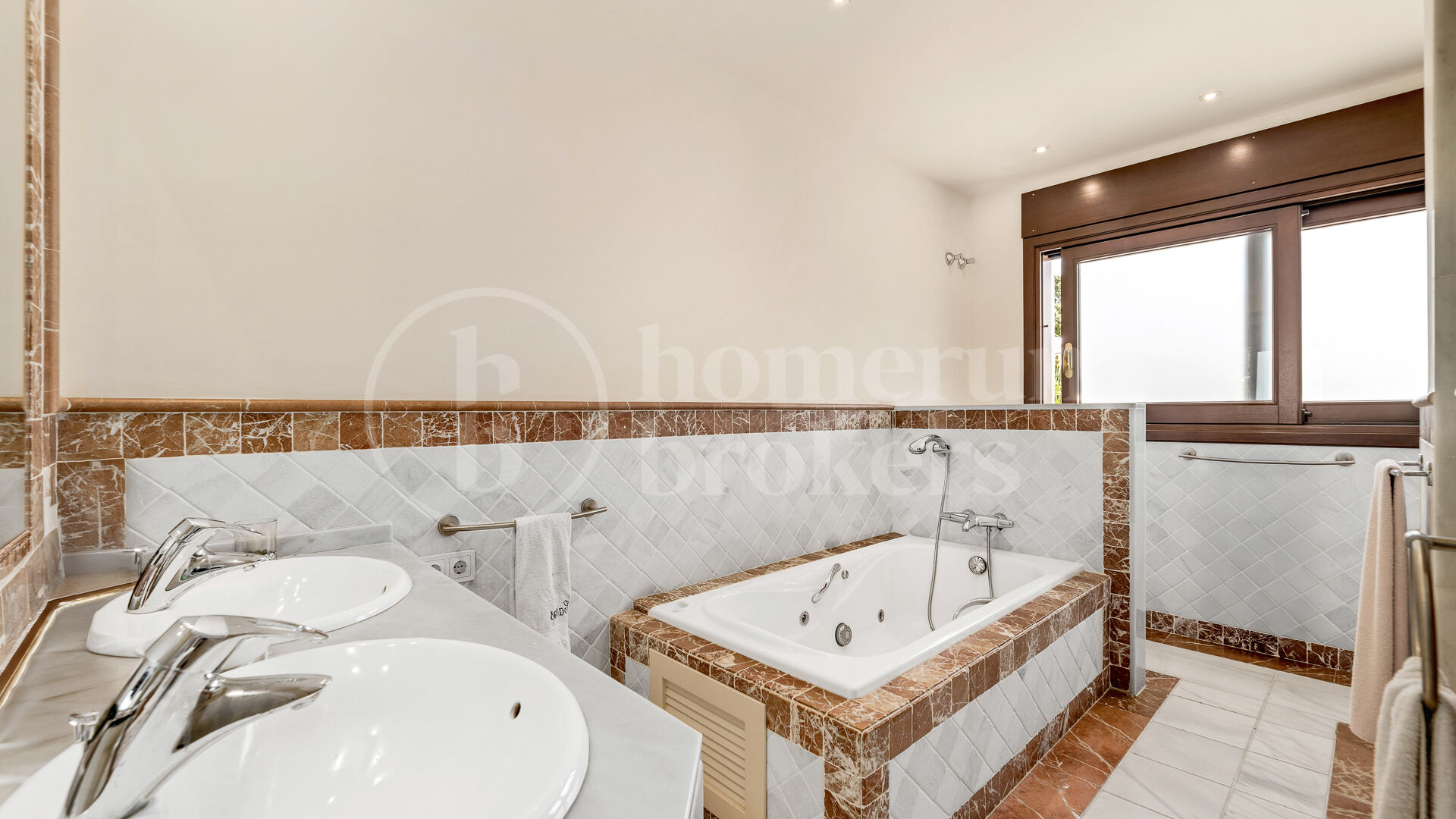 Penthouse Lomas del Rey - with Panoramic Sea Views in Golden Mile Marbella
