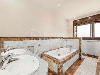 Penthouse Lomas del Rey - with Panoramic Sea Views in Golden Mile Marbella