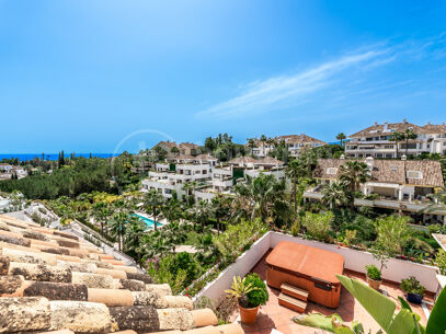 Penthouse Lomas del Rey - with Panoramic Sea Views in Golden Mile Marbella
