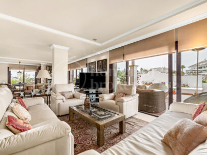 Penthouse Lomas del Rey - with Panoramic Sea Views in Golden Mile Marbella