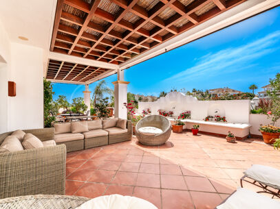 Penthouse Lomas del Rey - with Panoramic Sea Views in Golden Mile Marbella