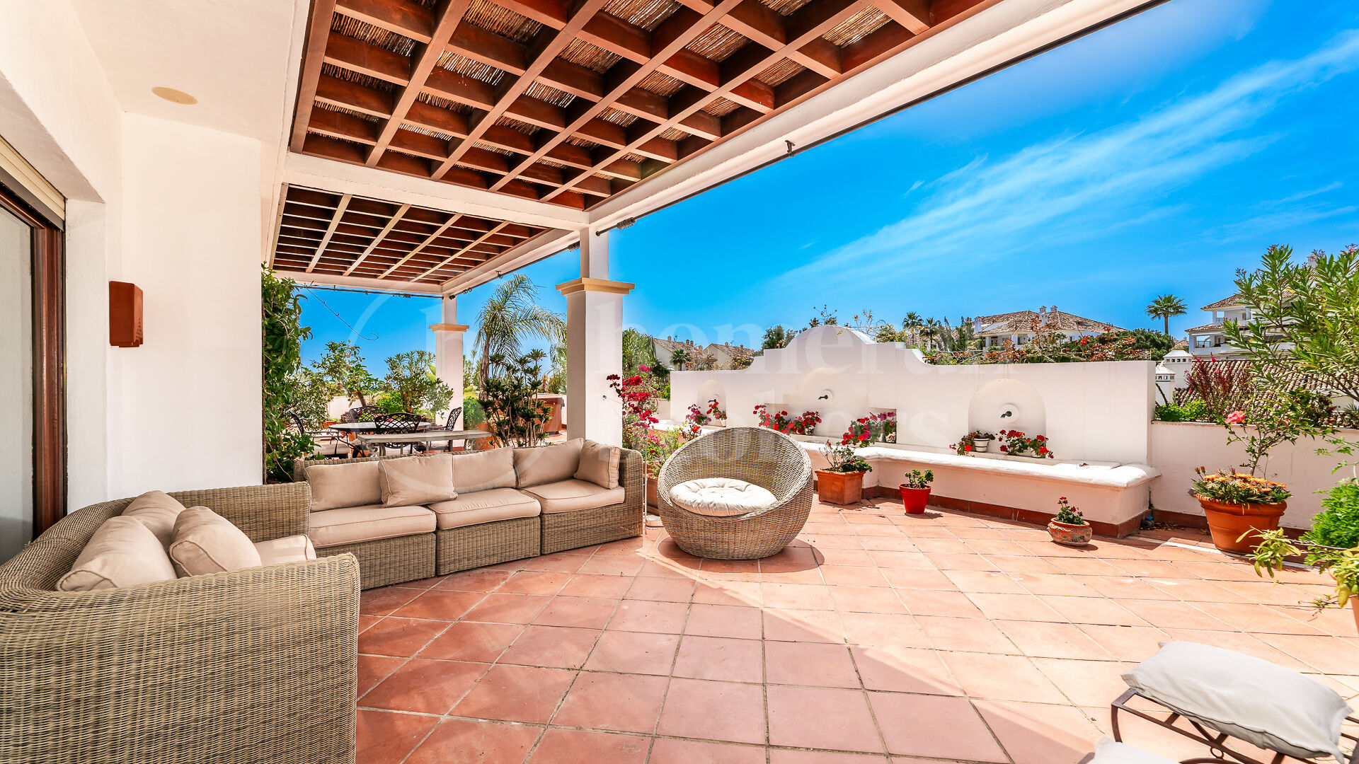 Penthouse Lomas del Rey - with Panoramic Sea Views in Golden Mile Marbella