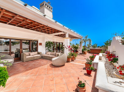 Penthouse Lomas del Rey - with Panoramic Sea Views in Golden Mile Marbella