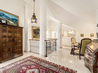 Penthouse Lomas del Rey - with Panoramic Sea Views in Golden Mile Marbella