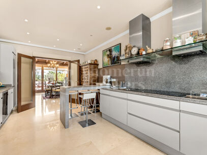Penthouse Lomas del Rey - with Panoramic Sea Views in Golden Mile Marbella