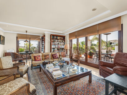Penthouse Lomas del Rey - with Panoramic Sea Views in Golden Mile Marbella