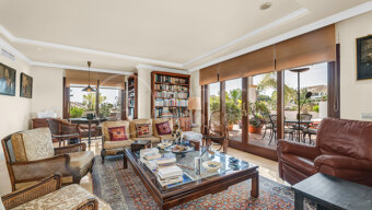Penthouse Lomas del Rey - with Panoramic Sea Views in Golden Mile Marbella