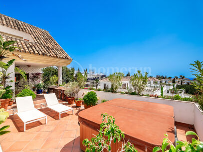 Penthouse Lomas del Rey - with Panoramic Sea Views in Golden Mile Marbella