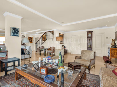 Penthouse Lomas del Rey - with Panoramic Sea Views in Golden Mile Marbella