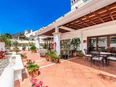 Penthouse Lomas del Rey - with Panoramic Sea Views in Golden Mile Marbella